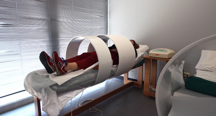 Mujer en magnetoterapia